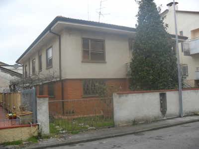 Villa - Viareggio - Ex Campo d'aviazione