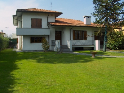 Lucca-Pietrasanta-Iare Indipendenti Villa