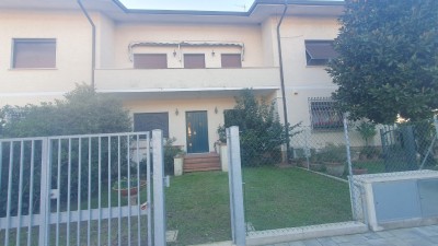 Villa a schiera - Pietrasanta - Macelli