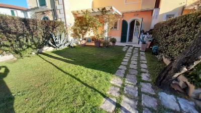 Casa a schiera - Pietrasanta - Pontestrada